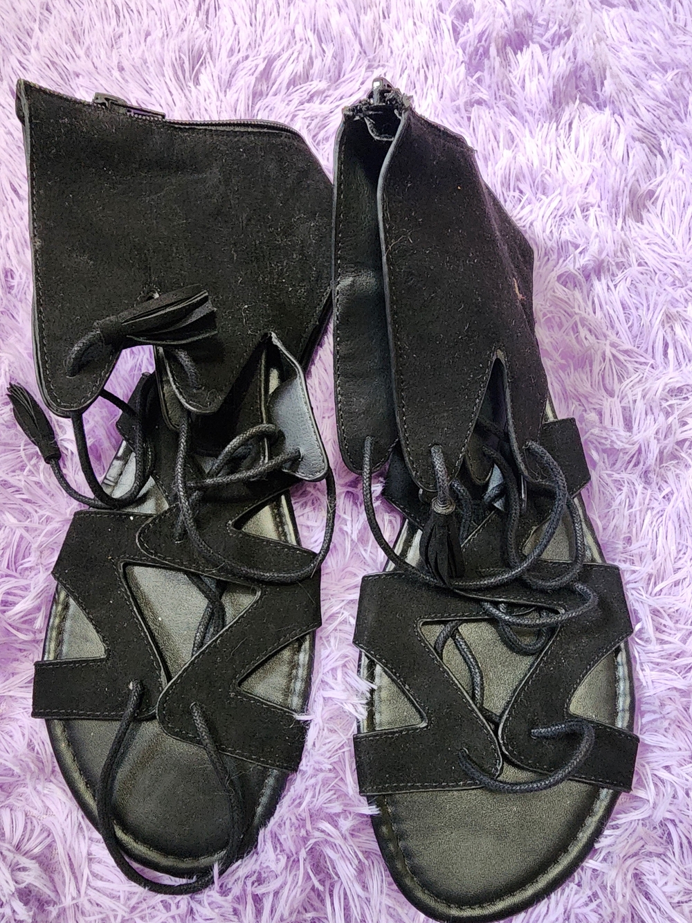 13W [Torrid] Black Lace-Up Gladiator Sandals with Tassel -Worn Once